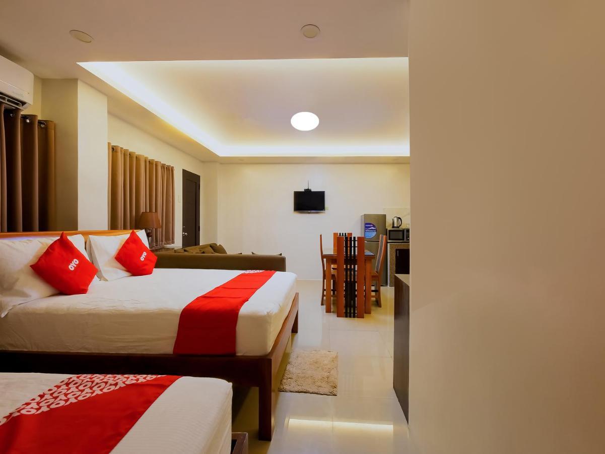 Oyo 848 Dona Aurora Condotel Кесон Сити Екстериор снимка