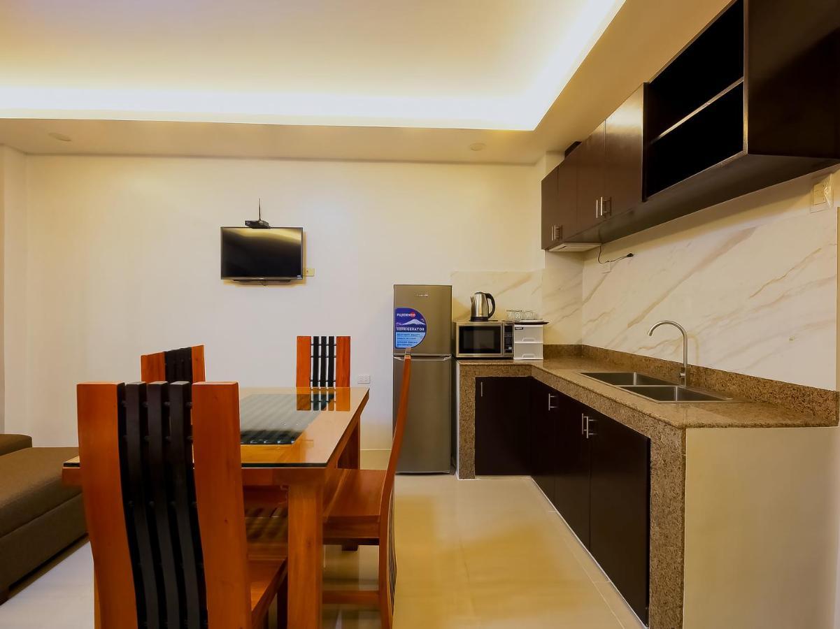 Oyo 848 Dona Aurora Condotel Кесон Сити Екстериор снимка