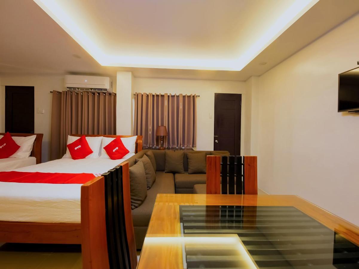 Oyo 848 Dona Aurora Condotel Кесон Сити Екстериор снимка