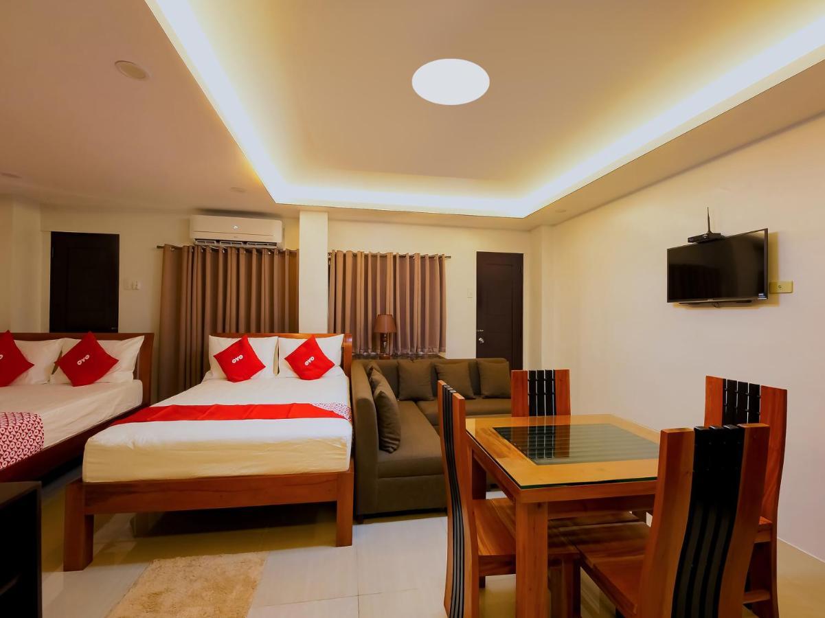 Oyo 848 Dona Aurora Condotel Кесон Сити Екстериор снимка