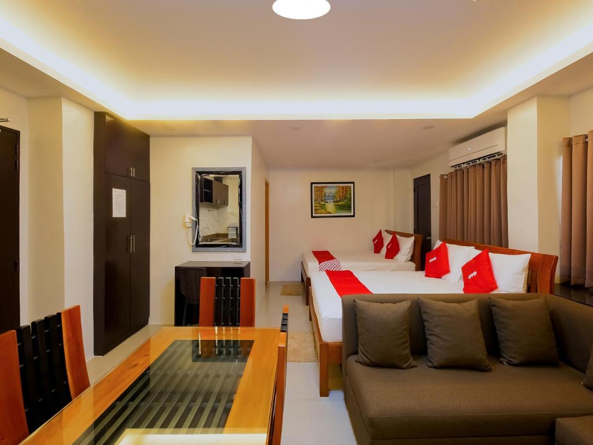 Oyo 848 Dona Aurora Condotel Кесон Сити Екстериор снимка