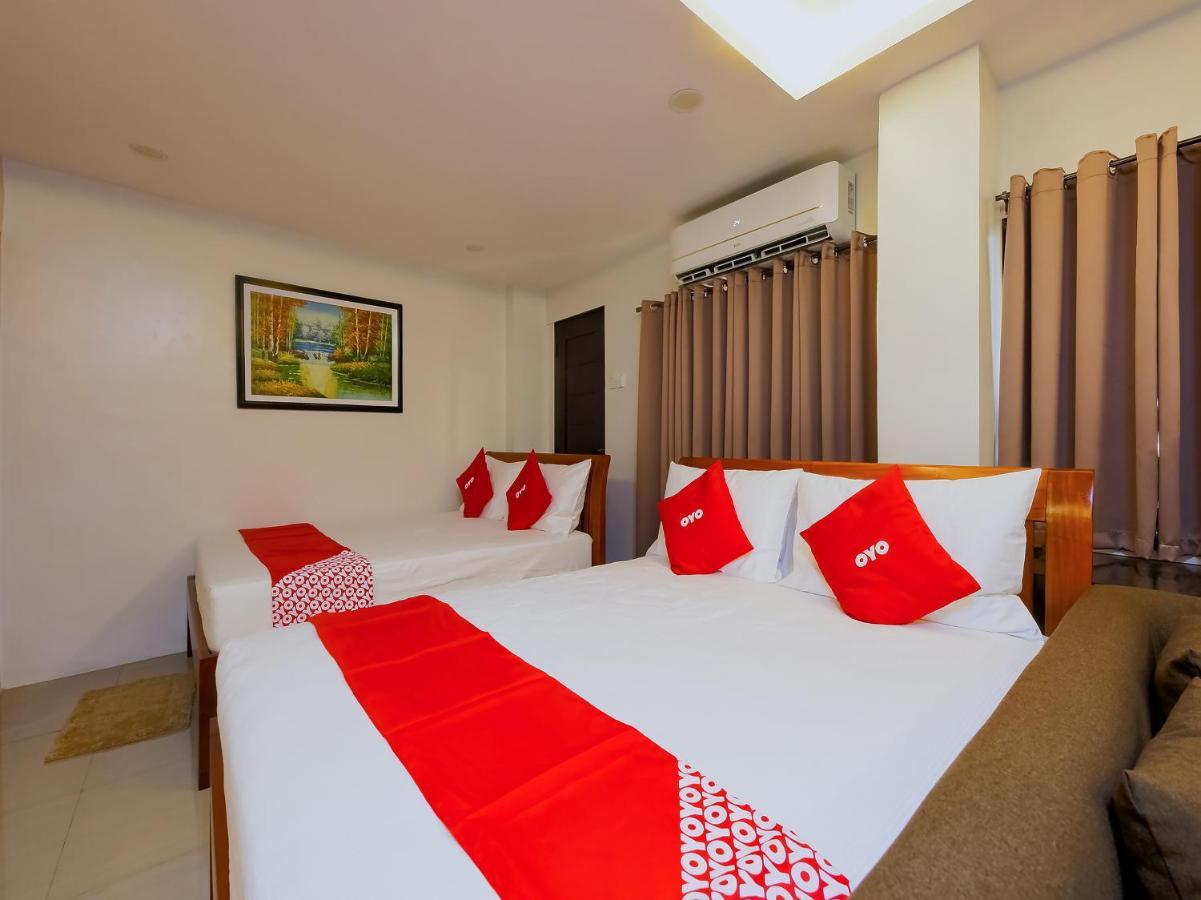 Oyo 848 Dona Aurora Condotel Кесон Сити Екстериор снимка