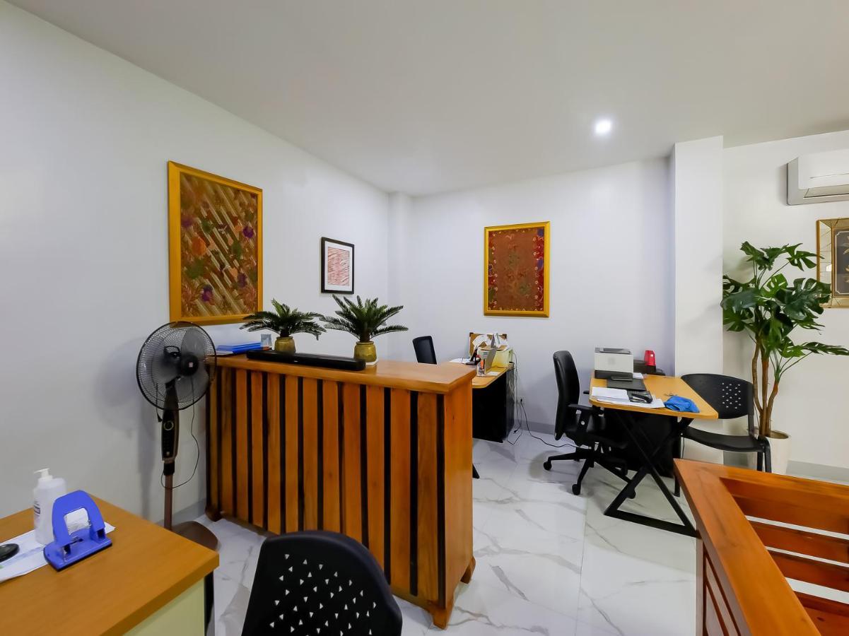 Oyo 848 Dona Aurora Condotel Кесон Сити Екстериор снимка