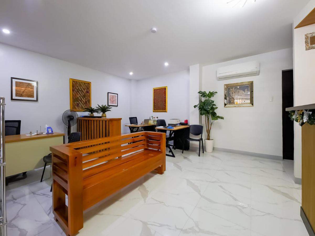 Oyo 848 Dona Aurora Condotel Кесон Сити Екстериор снимка
